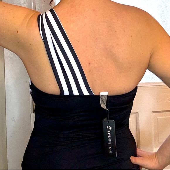 Black and White Striped One-Shoulder Swimsuit - Picture 2 of 4
